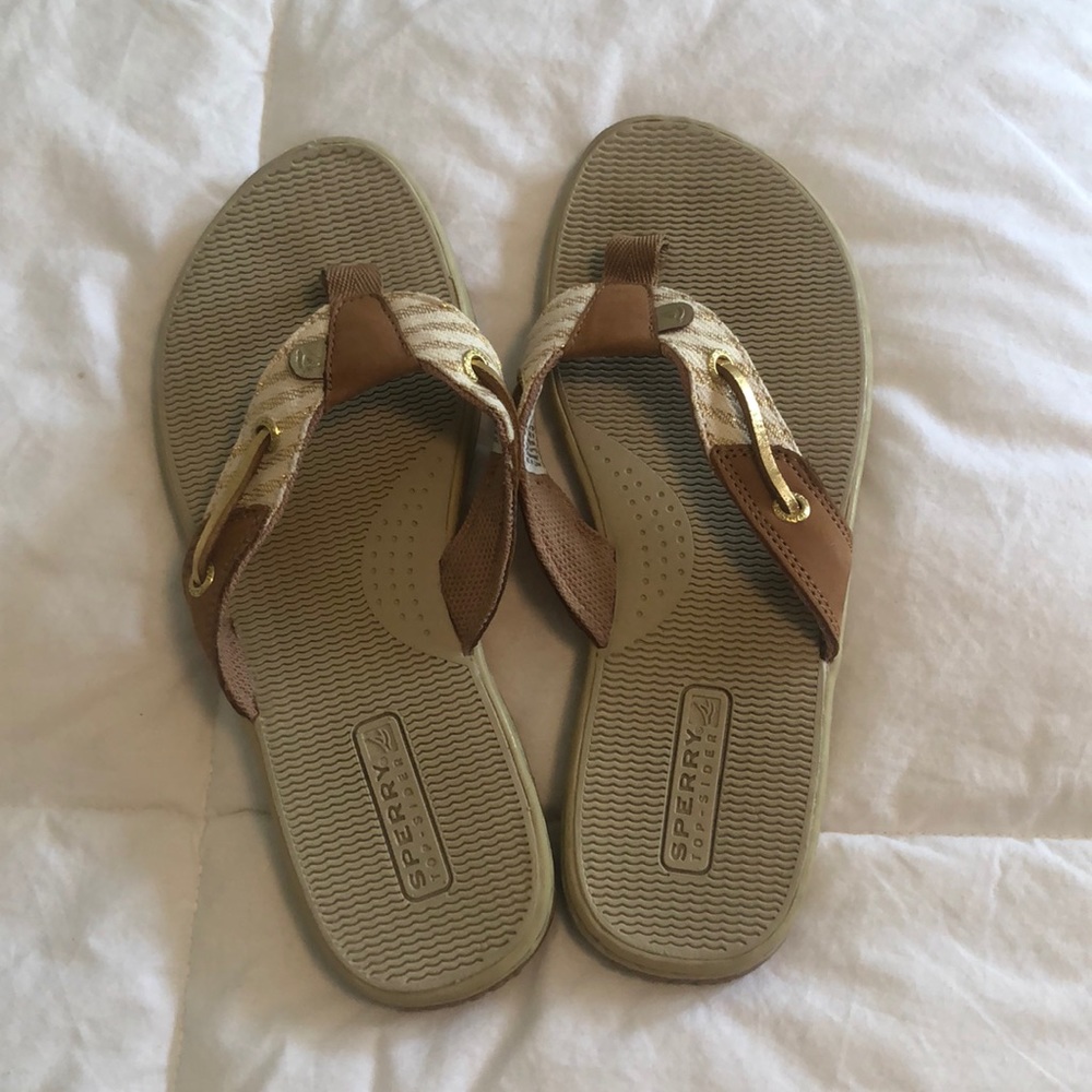 Sperry flip flops